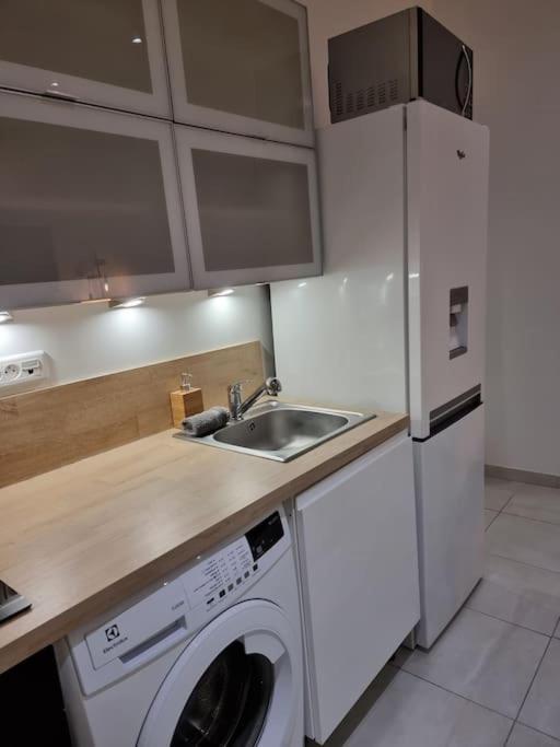 Nalan Orrygeois, Spa, Sauna, Proche Asterix ภายนอก รูปภาพ