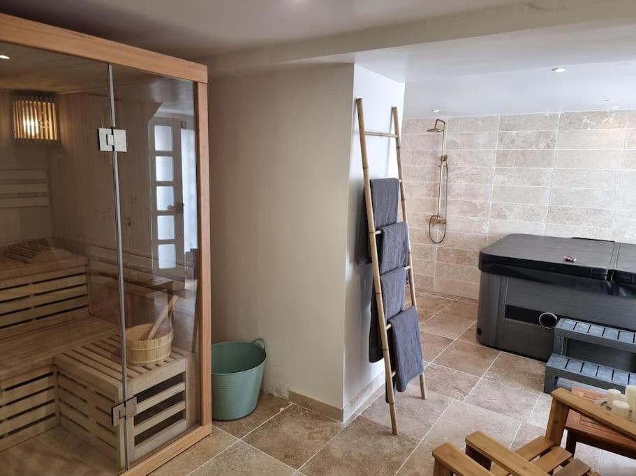 Nalan Orrygeois, Spa, Sauna, Proche Asterix ภายนอก รูปภาพ